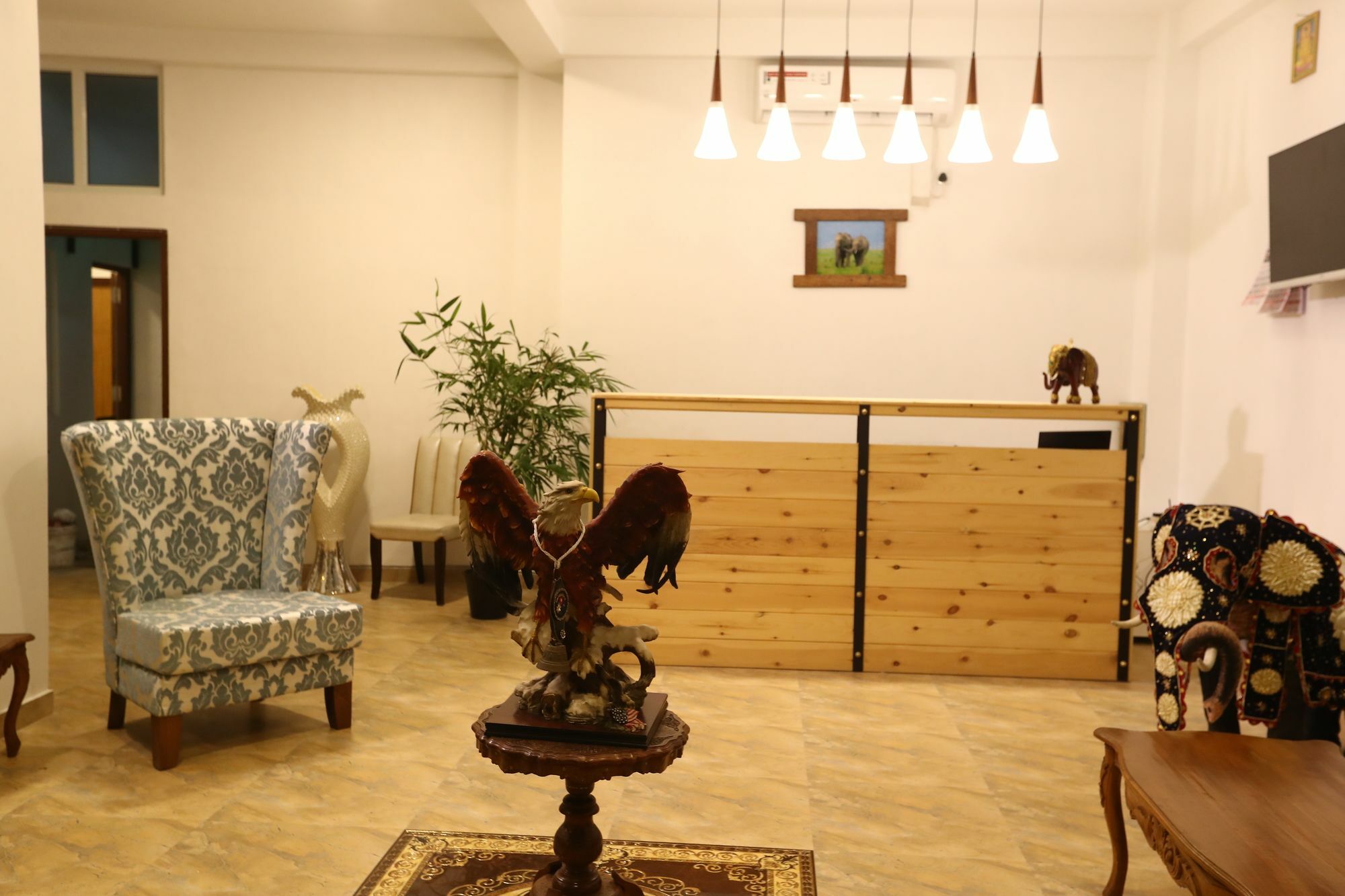 فندق ڤيندول ماليغا إيدج كاندي المظهر الخارجي الصورة